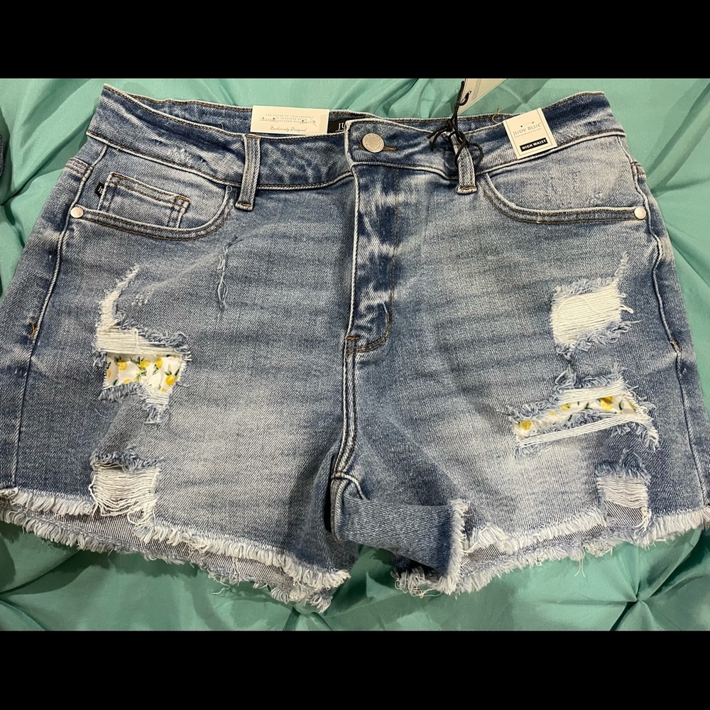 Judy Blue Lemon Patch Shorts